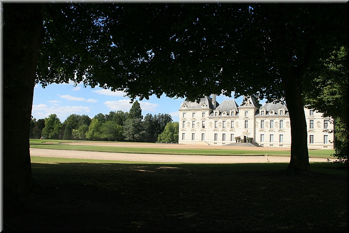 147000 Cht Cheverny - Jardines.JPG