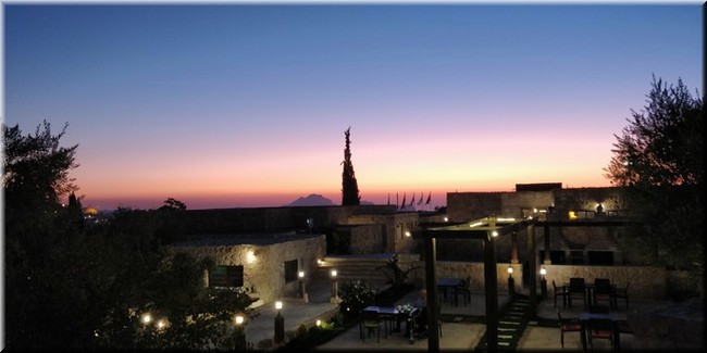3-67-Hotel  Old Village-Pueste de sol.jpg