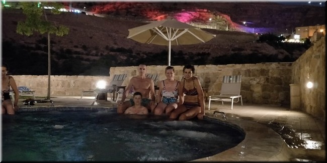 3-69-Hotel  Old Village-Piscina.jpg
