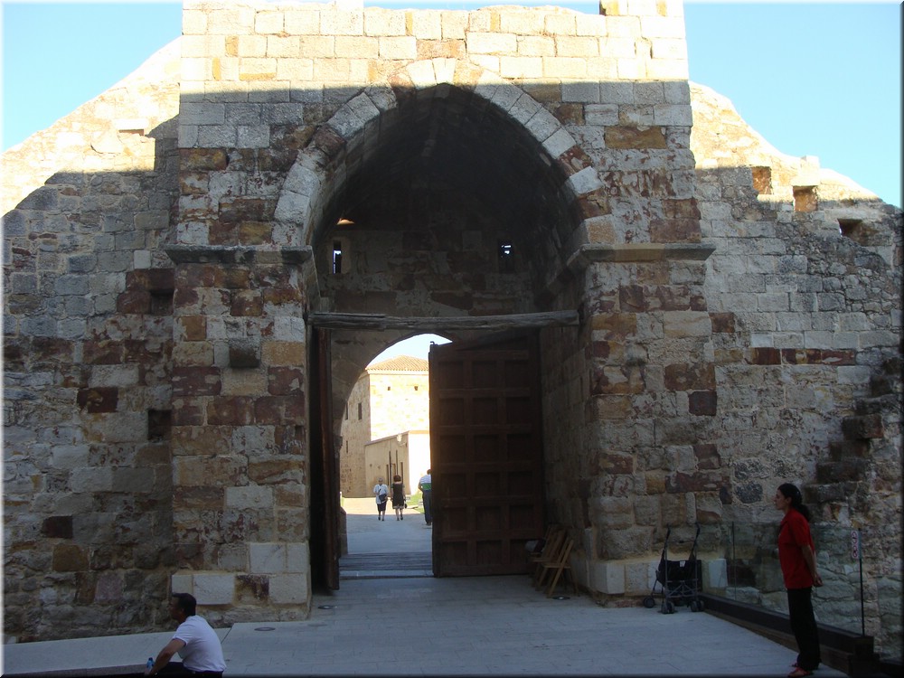 02000-Zamora-Castillo-DSC02172.JPG