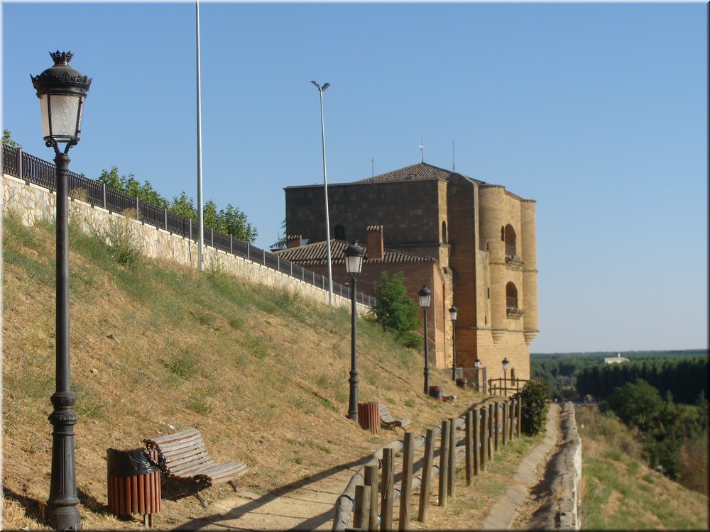 03000-Benavente-Castillo_Parador-DSC02212.JPG