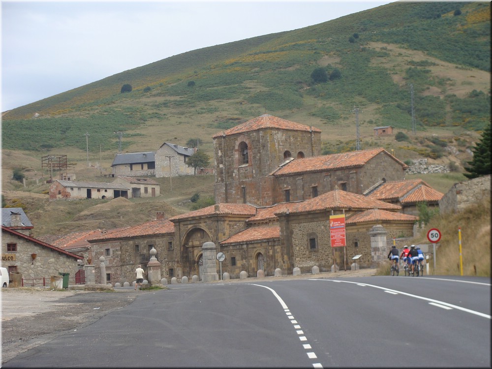 04700-Colegiata de Sta María de Arbás-DSC02259.JPG