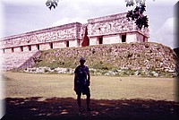 Z24-Uxmal-Palacio-Gobernador.jpg