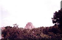 Z26-Uxmal-PiramideDelAdivino.jpg