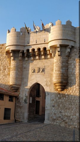 45 Hita - Puerta de Santa Maria.jpg