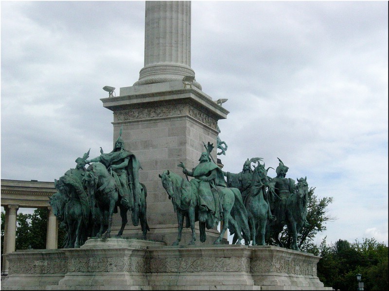 0360-Diego-B-P-V-Budapest-Plaza-Heroes.jpg