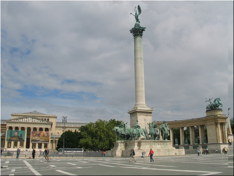 0362--Pedro-B-P-V-Budapest-Plaza-Heoes.jpg