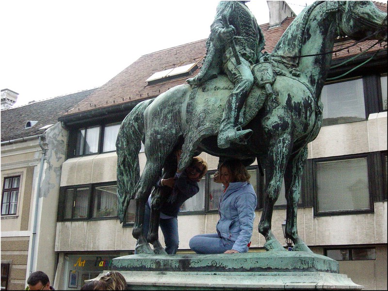 0460-Diego-B-P-V-Budapest-Estatua-4.jpg