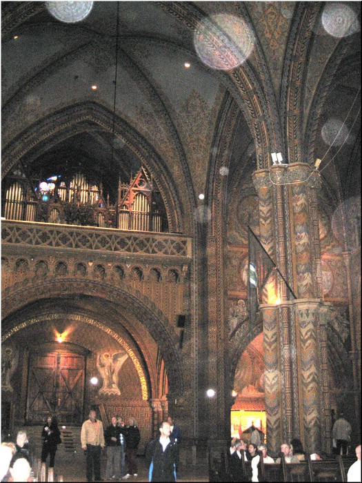 0536-Rosa-B-P-V-Budapest-Iglesia-Matias-Interior.jpg