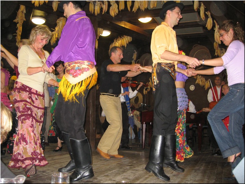 0972-Rosa-B-P-V-Budapest-Fiesta-Folklorica.jpg
