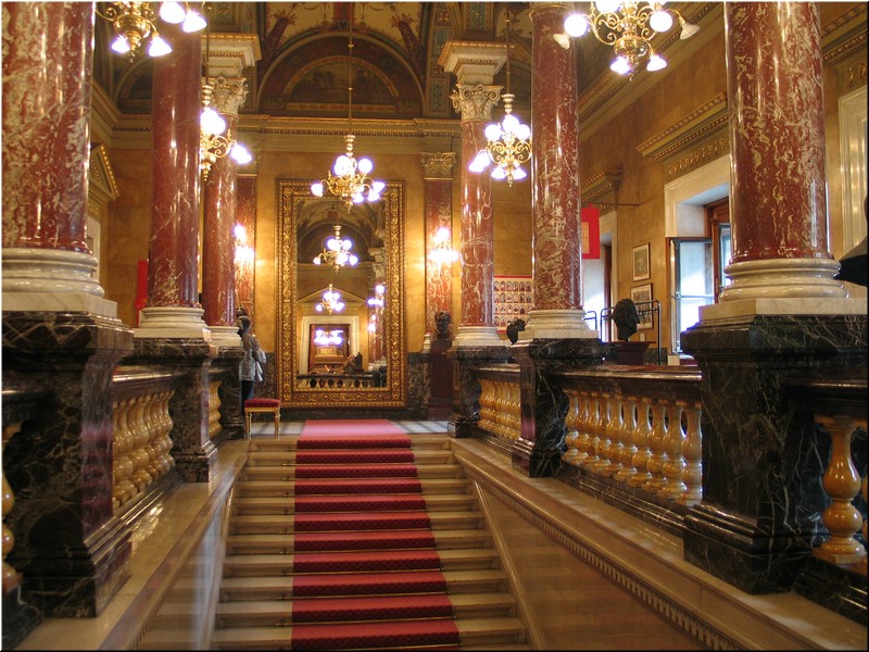 2413-Pedro-B-P-V-Budapest-Opera.JPG