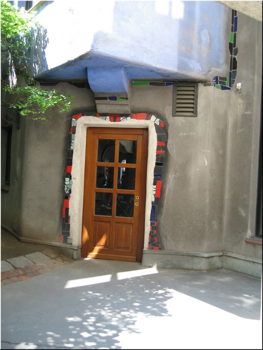 2835-Rosa-B-P-V-Viena-Hundertwasser-Haus.jpg