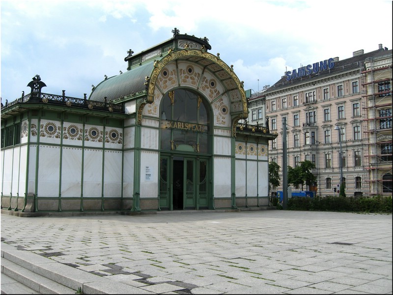 2946-Rosa-B-P-V-Viena-Otto-Wagner-Metro-Karlplatz.jpg