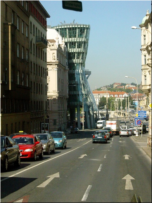 4160-Diego-B-P-V-Praga-Casa-que baila.jpg
