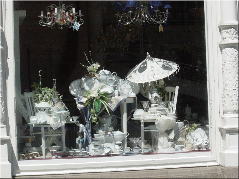 5300-B-P-V-Diego-Karlovy-Vary-escaparate.jpg